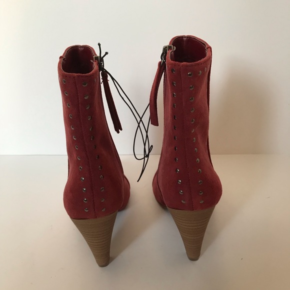 Universal Thread ankle suede booties burgundy stud - Picture 4 of 6